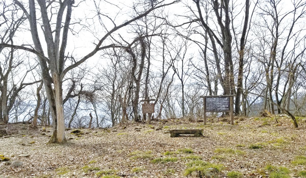旭山城跡（山頂）